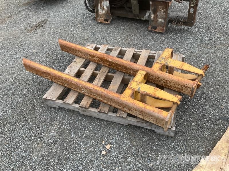 47 in Clamp Bucket Forks Other components