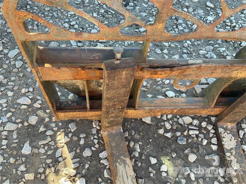 48 in Skid Steer Forks Fourche