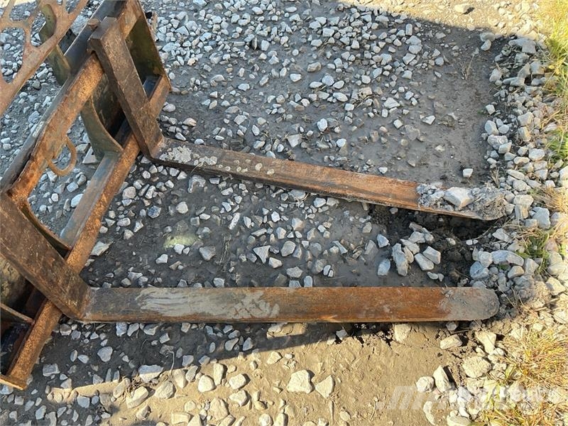 48 in Skid Steer Forks Fourche