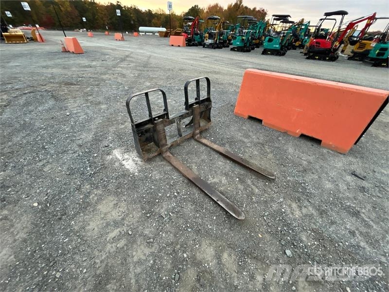 48 in Skid Steer Forks 叉