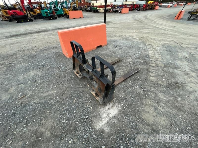 48 in Skid Steer Forks 叉
