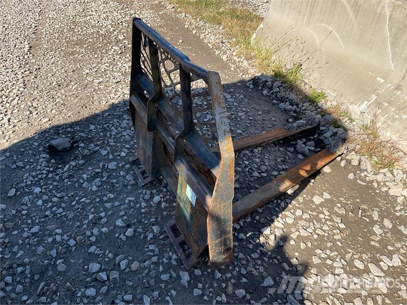 48 in Skid Steer Forks Fourche