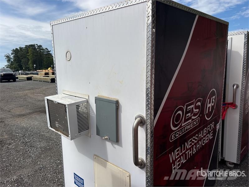 5 ft x 4 ft Portable Toilet Inne akcesoria