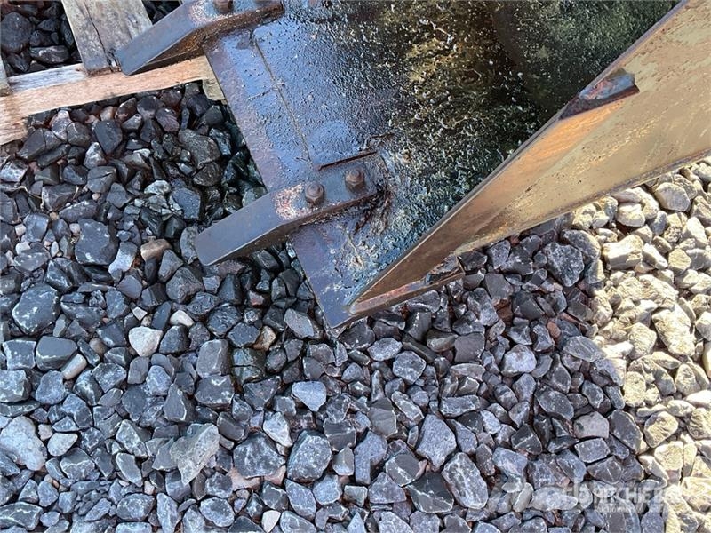 63 in Q/C Tooth bucket Skid Steer Bucket Buckets