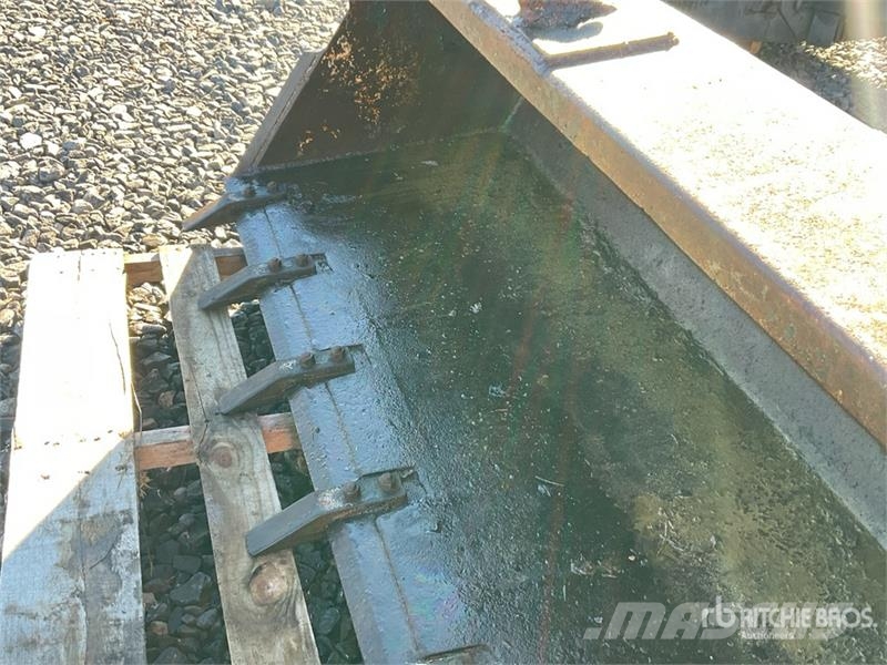 63 in Q/C Tooth bucket Skid Steer Bucket Buckets