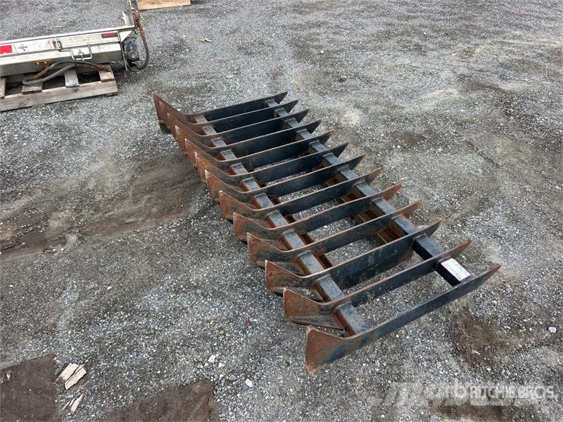 70 in Skid Steer Root Rake Ancinho virador