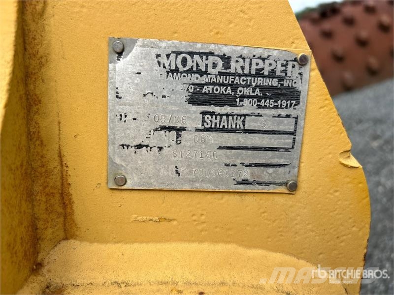 76 in Crawler Tractor Ripper - Fits Cat D6T Other components