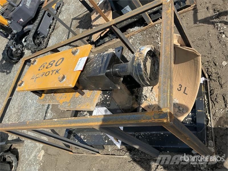 AGT PD680-PZ Skid Steer Post Driver (Unused) Equipamentos de vedação
