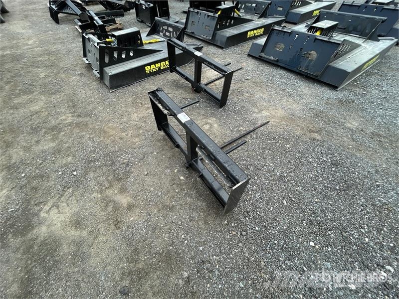  All-Star 44 in Skid Steer Bale Spear (Unused) مكونات أخرى
