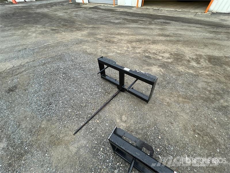 All-Star 44 in Skid Steer Bale Spear (Unused) مكونات أخرى