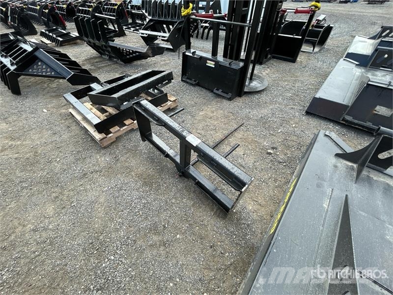  All-Star 44 in Skid Steer Bale Spear (Unused) مكونات أخرى
