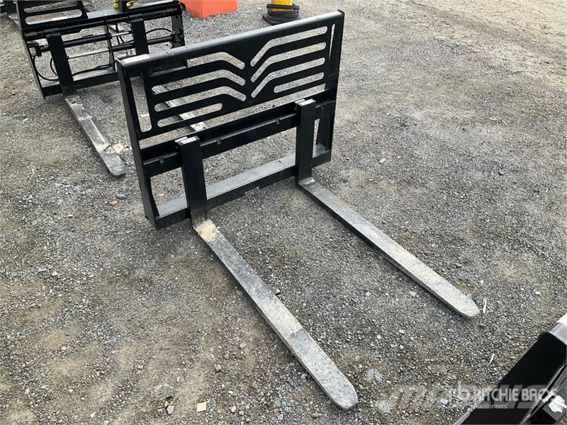 All-Star 48 in Skid Steer Forks (Unused) Vilice