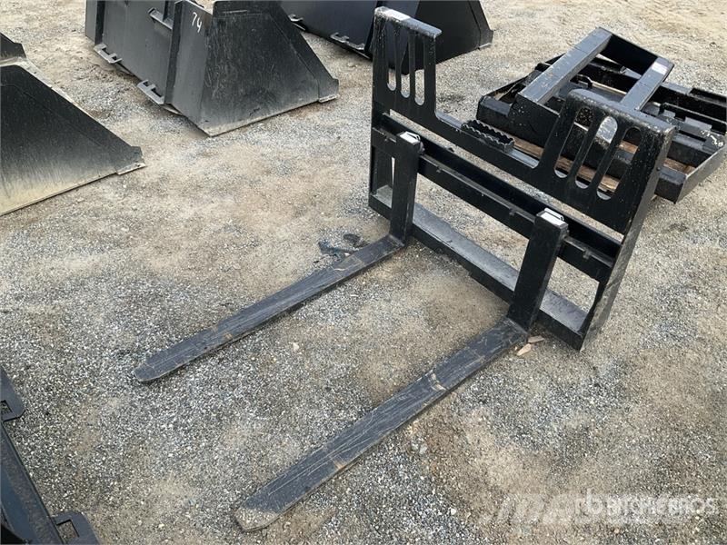 All-Star 48 in Skid Steer Forks (Unused) Vilice