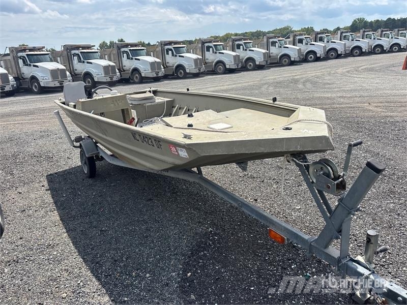  Alumacraft 16 ft Jon Boat Other components