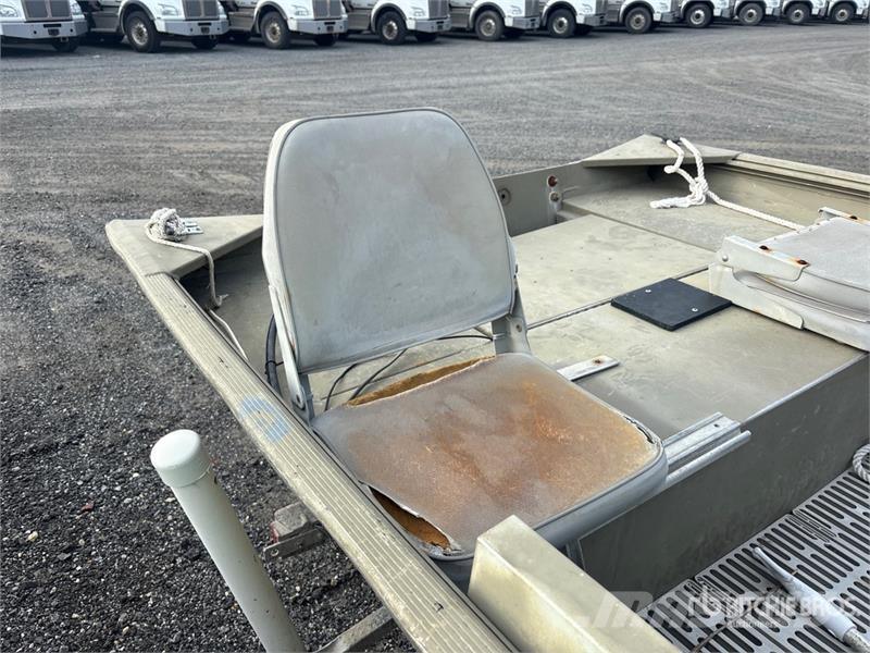  Alumacraft 16 ft Jon Boat Other components