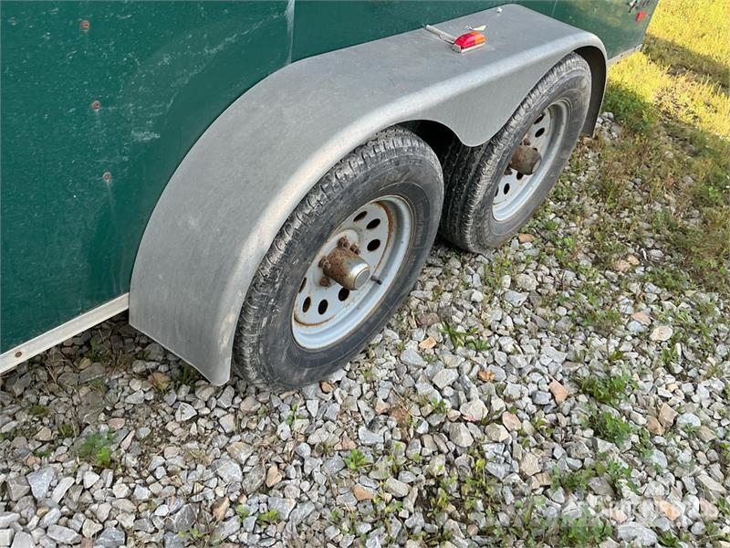 American Hauler 16 ft T/A Enclosed Trailer Furgons