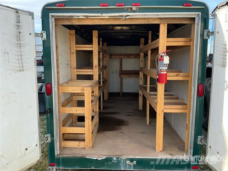 American Hauler 16 ft T/A Enclosed Trailer Furgons