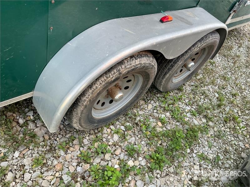 American Hauler 16 ft T/A Enclosed Trailer Furgons