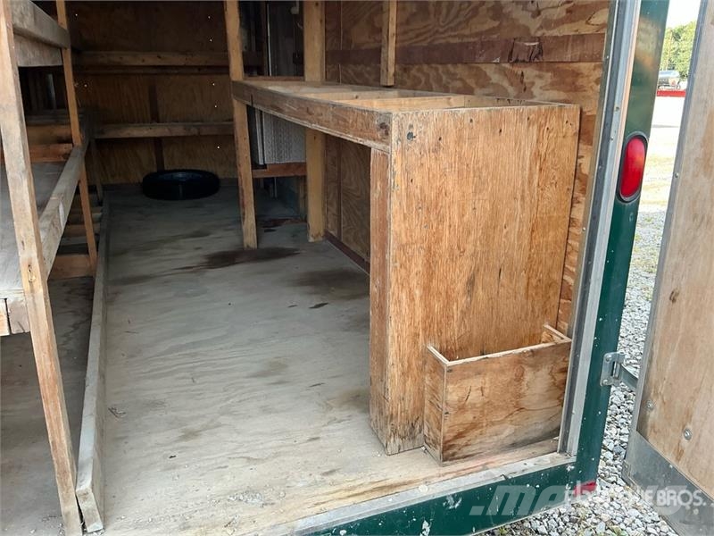 American Hauler 16 ft T/A Enclosed Trailer Furgons