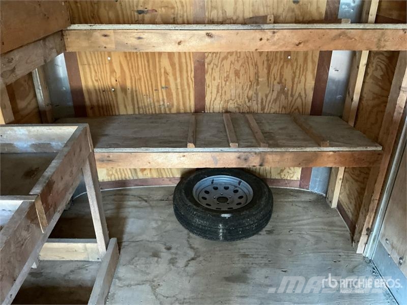 American Hauler 16 ft T/A Enclosed Trailer Furgons
