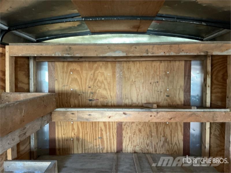 American Hauler 16 ft T/A Enclosed Trailer Furgons