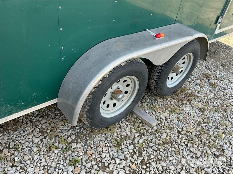 American Hauler 16 ft T/A Enclosed Trailer Furgons