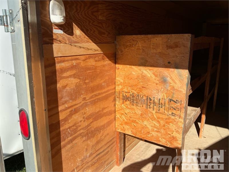 American Hauler Industries 16 ft T/A Enclosed Trailer Cajas de remolque