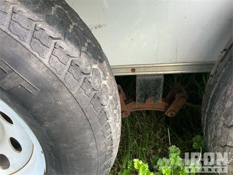 American Hauler Industries 16 ft T/A Enclosed Trailer Cajas de remolque