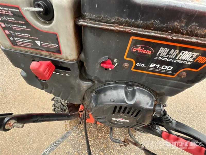 Ariens 28 in Walk-Behind Snow Blower Snøfresere