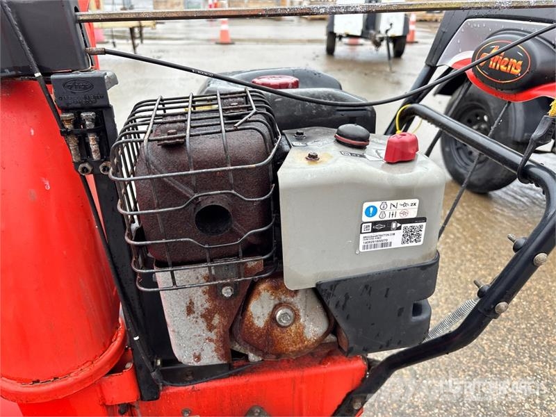 Ariens 28 in Walk-Behind Snow Blower Snøfresere