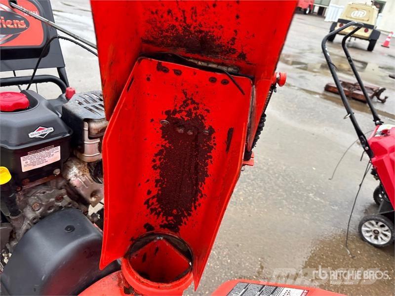 Ariens 28 in Walk-Behind Snow Blower Snøfresere
