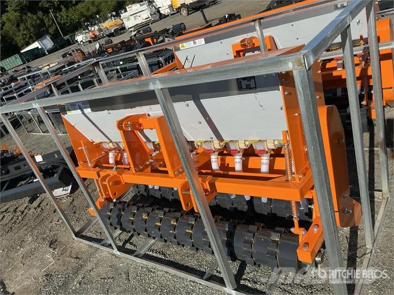 Arteer NSD-72W 72 in 3-Point & Skid Steer Seeder (Unused) Mechanické secí stroje