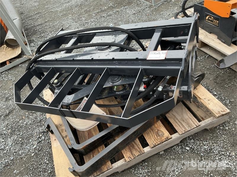 Arteer RPT-42L 60 in Rotating Hydraulic Skid Steer Forks Trukkihaarukat