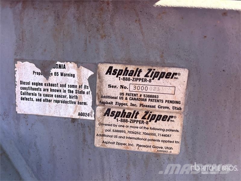 Asphalt Zipper AZ300 30 in - Asphalt Recycler Cold Planer Attachm Fresadoras de asfalto