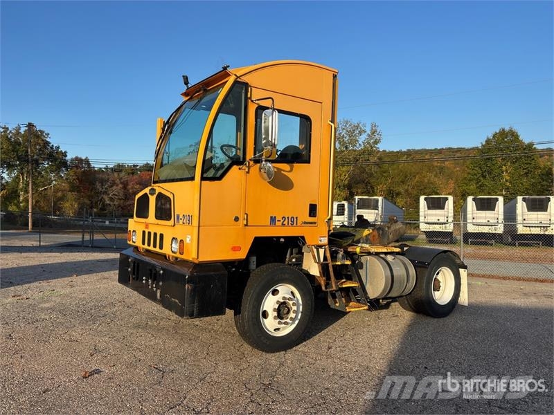 Autocar XSpotter 4x2 Spotter Truck Terminal tractors