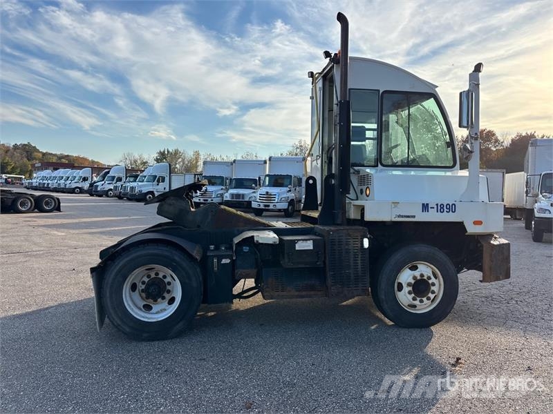 Autocar XSpotter 4x2 Spotter Truck Terminal tractors