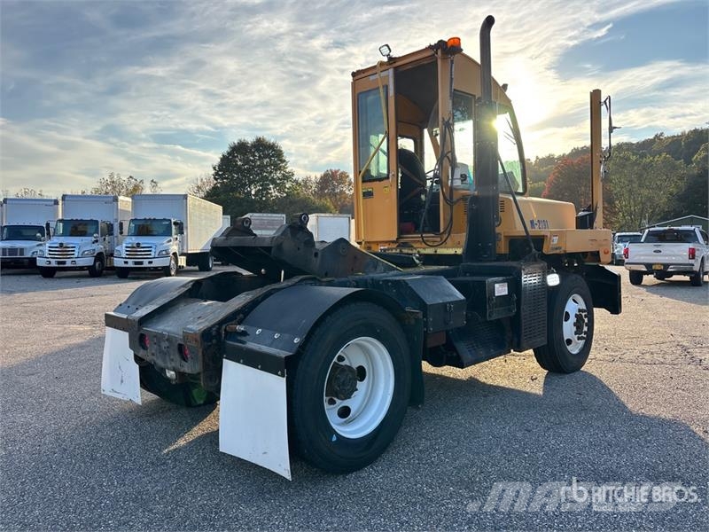 Autocar XSpotter 4x2 Spotter Truck Terminal tractors