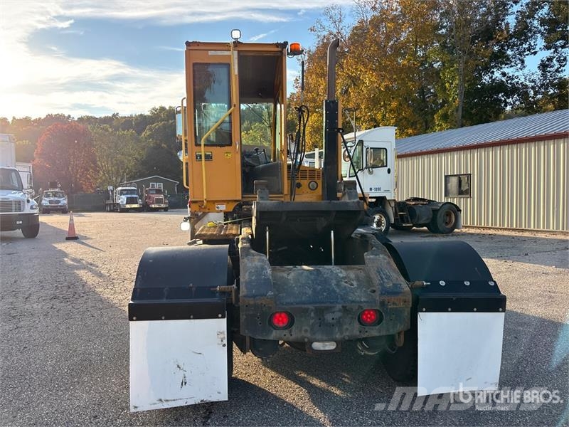 Autocar XSpotter 4x2 Spotter Truck Terminal tractors