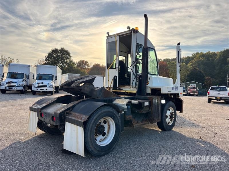 Autocar XSpotter 4x2 Spotter Truck Terminal tractors