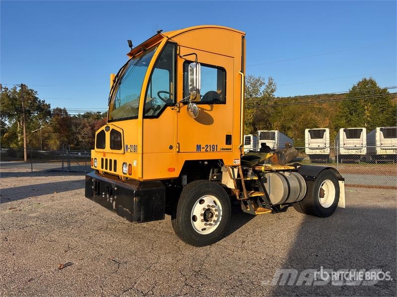 Autocar XSpotter 4x2 Spotter Truck Terminal tractors