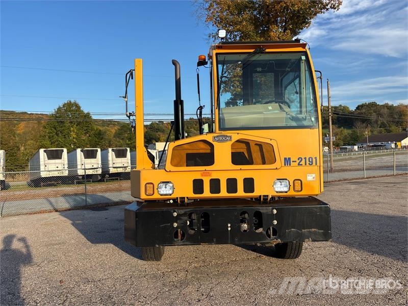 Autocar XSpotter 4x2 Spotter Truck Terminal tractors