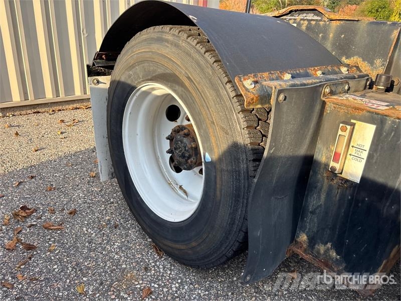 Autocar XSpotter 4x2 Spotter Truck Terminal tractors