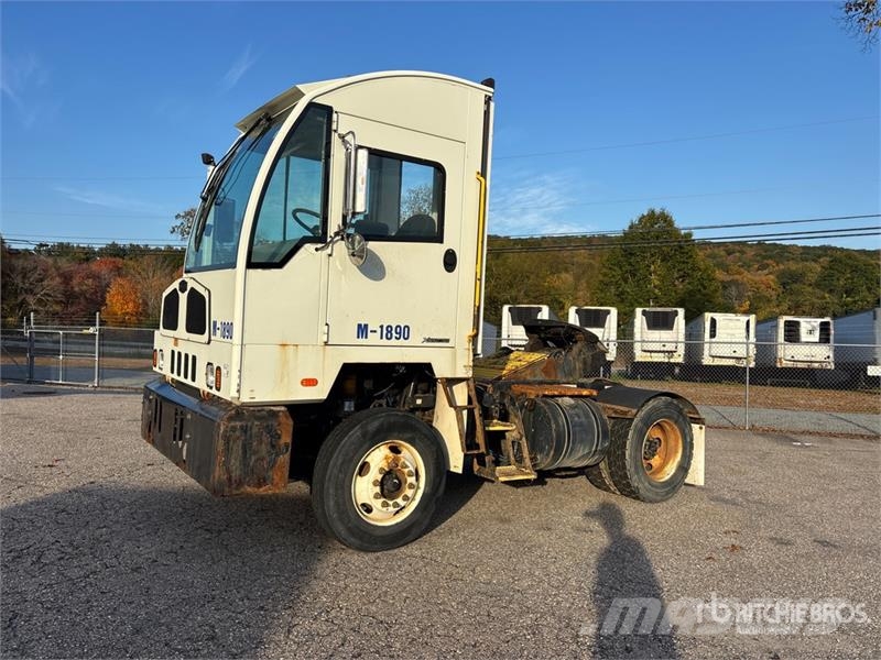 Autocar XSpotter 4x2 Spotter Truck Terminal tractors