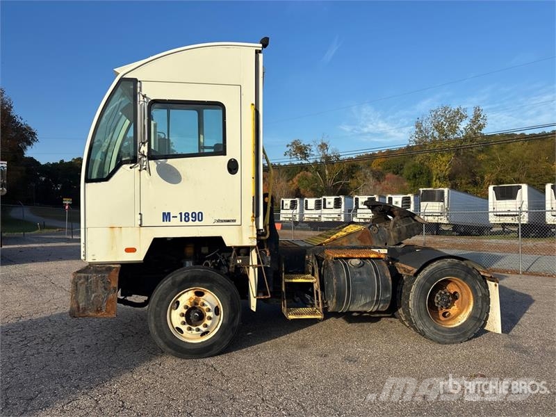 Autocar XSpotter 4x2 Spotter Truck Terminal tractors