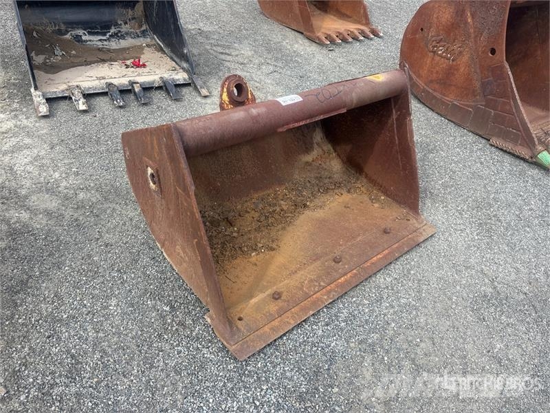 Balderson 40 in Backhoe Loader Bucket - Fits Cat 446B دلاء