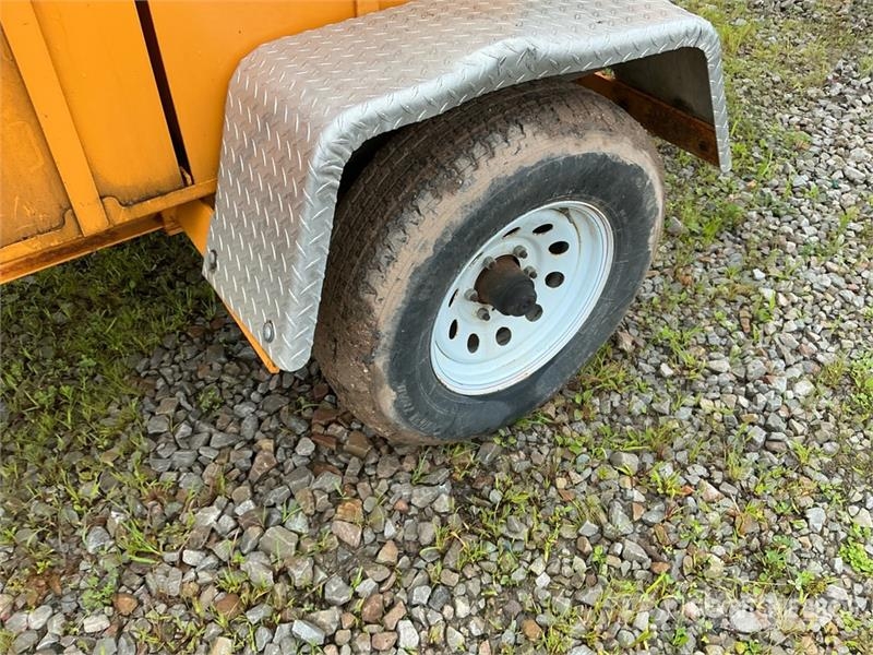 Bandit 12XPC Tow-Behind Wood Chipper Haketuskoneet