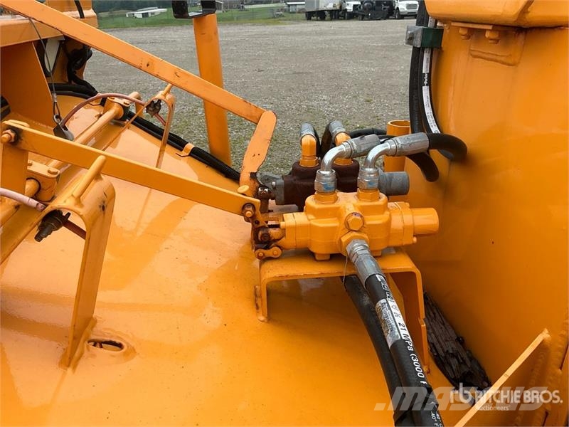 Bandit 12XPC Tow-Behind Wood Chipper Haketuskoneet