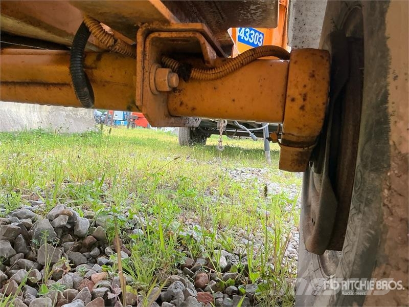 Bandit 12XPC Tow-Behind Wood Chipper Haketuskoneet