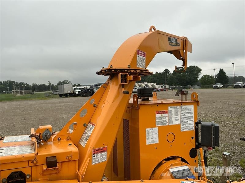 Bandit 12XPC Tow-Behind Wood Chipper Haketuskoneet
