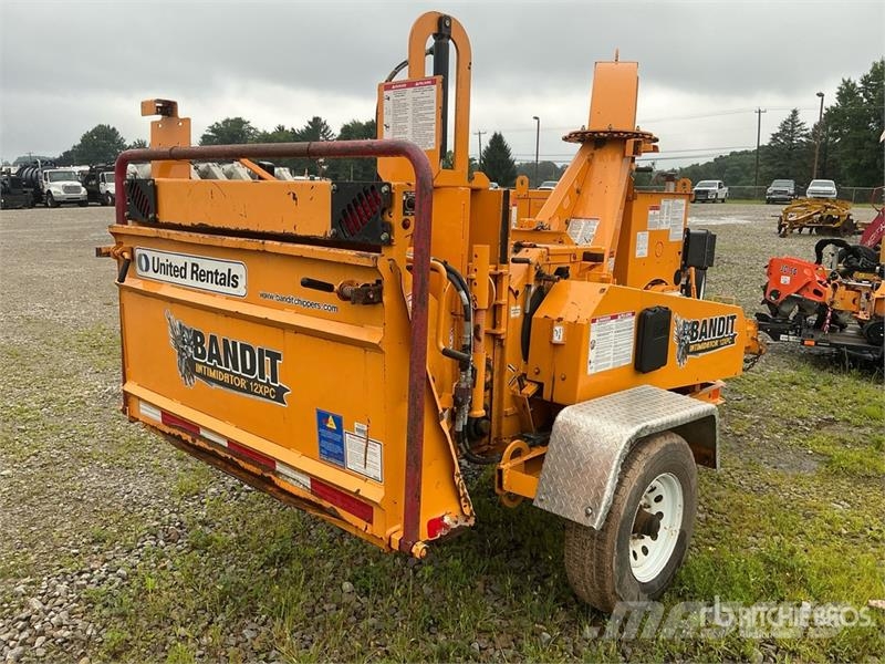 Bandit 12XPC Tow-Behind Wood Chipper Haketuskoneet